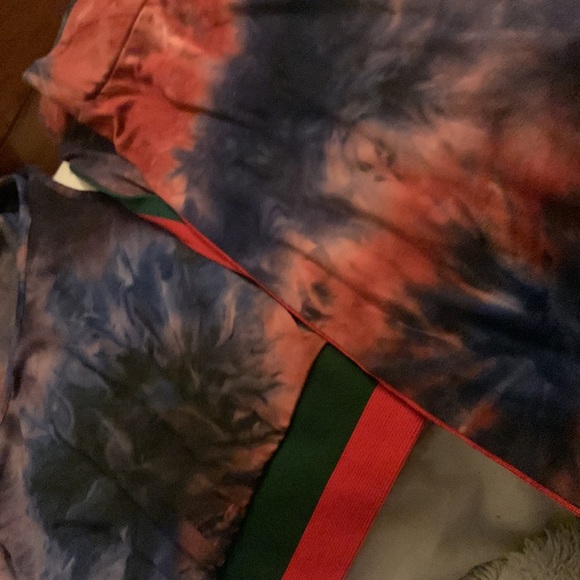 It’d cute cleaning my closet out - Picture 6 of 8